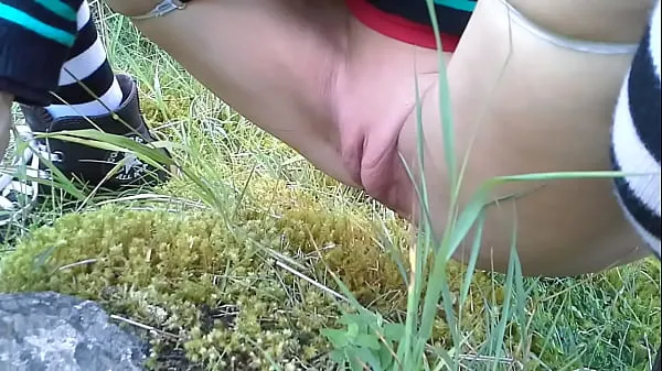 XXX My wife pisses outdoor second take omat videoni