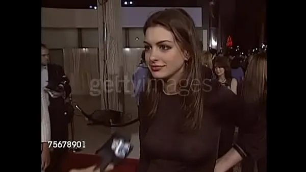 XXX Anne Hathaway in ihrem berüchtigten durchsichtigen Topmeine Videos