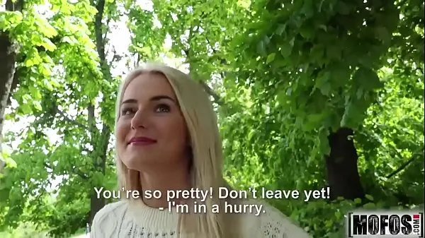 XXX Blonde Hottie Fucks Outdoors video starring Aisha moje videá