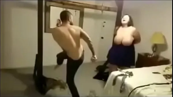 XXX BBW girl gets a knock to her knockers 我的视频