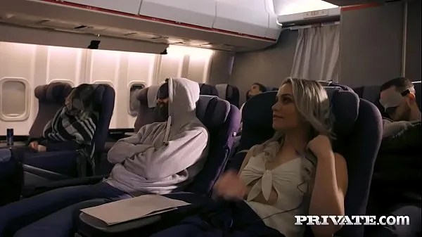 XXX Fucking on a plane omat videoni