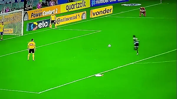 XXX Fábio Santos players on penalties moji videoposnetki