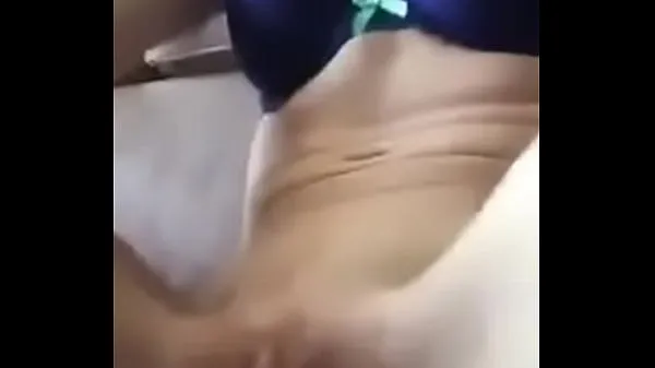 XXX Young girl masturbating with vibrator omat videoni