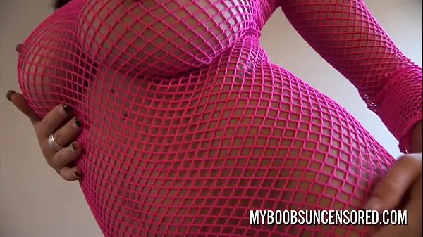 XXX Busty babe Dominno in pink fishnet masturbate with Pink Big Vibrator moji videoposnetki