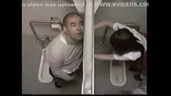 XXX Teacher fuck student in toilet 我的视频