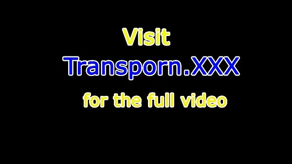 XXX Trapue blonde plantureuse montre gros seins et secoussesmes vidéos