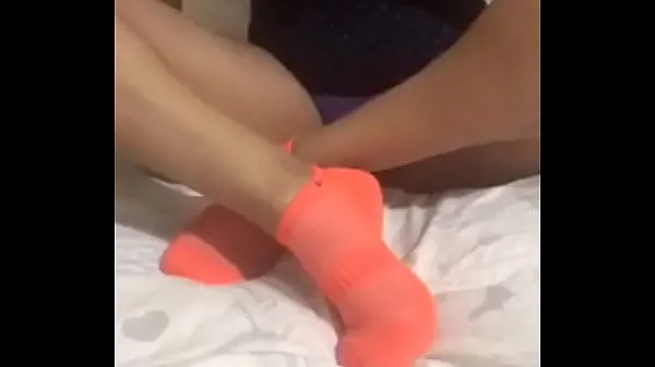 XXX Slut playing with her tits then flashingmes vidéos