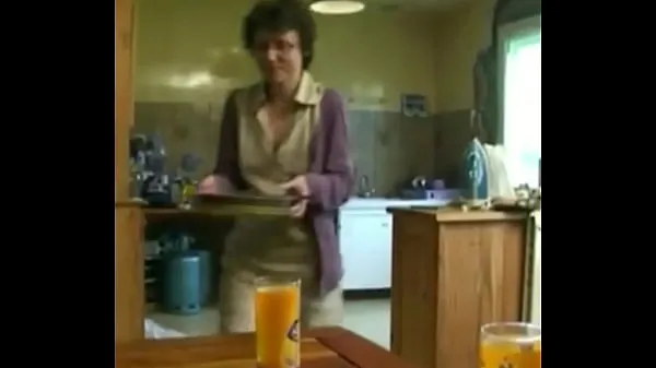 XXX a housewife banged in the kitchen mých videí