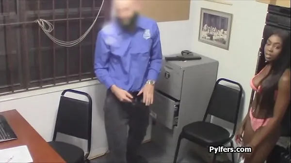 XXX Ebony thief punished in the back office by the horny security guard mých videí