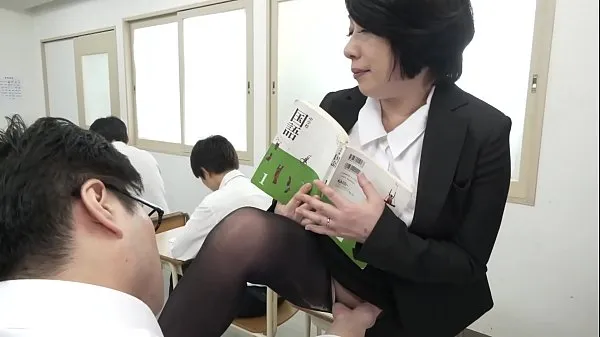 XXX Maiko Kashiwagi, A Married Woman Teacher Who Gets Wet 10 Times In A Cum Class Where You Can't Make A Voice mijn video's
