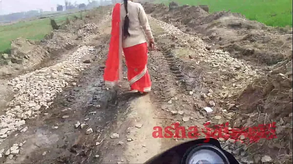 XXX Desi village aunty was going alone, she was patted میرے ویڈیوز