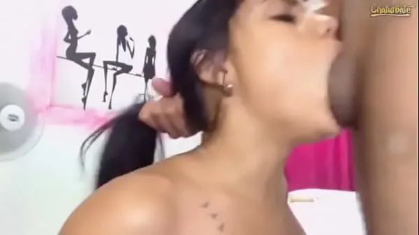 XXX Latina cam girl sucks it like she loves it moji videoposnetki