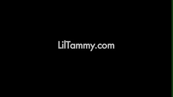 XXX Lil Tammy is organizing her room so when her boyfriend comes to fuck her mine videoer