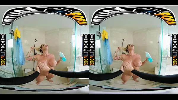 XXX Busty Blonde MILF Robbin Banx Seduces Step Son In Shower mine videoer