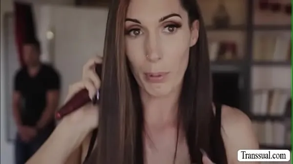 XXX Stepson bangs the ass of her trans stepmom moje videá