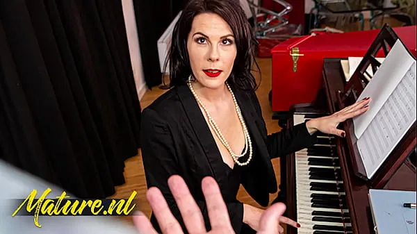XXX French Piano Teacher Fucked In Her Ass By Monster Cock τα βίντεό μου