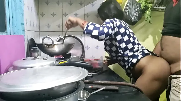 XXX The maid who came from the village did not have any leaves, so the owner took advantage of that and fucked the maid (Hindi Clear Audio moje filmy
