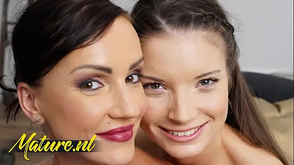 XXX Elen Million Gets Seduced By Her Beautiful Lesbian Step Dauhgter Anita Bellini moje videá