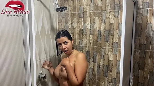 XXX My stepmother catches me spying on her while she bathes and fucks me very hard until I fill her pussy with milk Videolarım