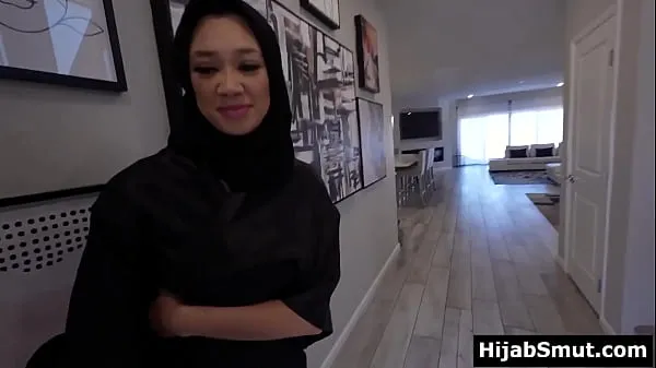 XXX Muslimisches Mädchen im Hijab bittet um eine Sexstundemeine Videos