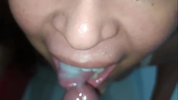 XXX I catch a girl masturbating with a dildo when I stay in an airbnb, she gives me a blowjob and I cum in her mouth, she swallows all my semen very slutty. The best experience moji videoposnetki