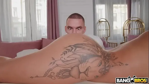 XXX Huge Tits Massage Video của tôi