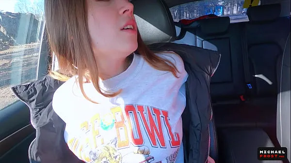 XXX Echtes russisches Teenager-Hitchhiker-Mädchen stimmte zu, Deepthroat-Blowjob-Fremde für Bargeld zu machen und Sperma zu schlucken - MihaNika69 und Michael Frostmeine Videos