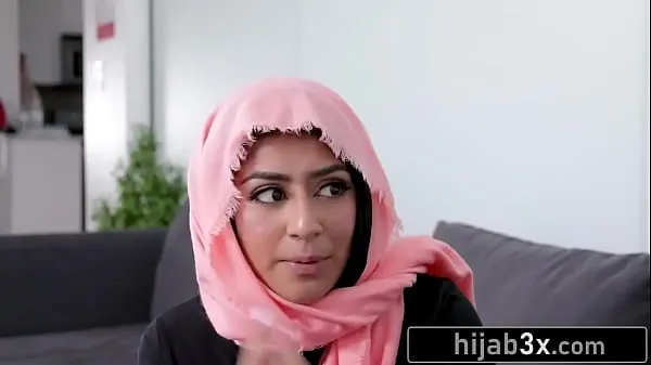 XXX Hot Muslim Teen Must Suck & Fuck Neighbor To Keep Her Secret (Binky Beaz mine videoer