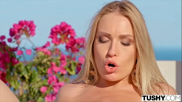 XXX TUSHY Sexy hotel patron Angelika seduces valet for anal fun วิดีโอของฉัน