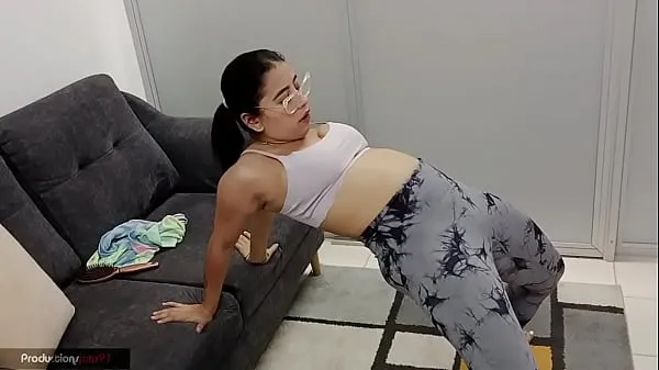 XXX I get excited to see my stepsister's big ass while she exercises, I help her with her routine while groping her pussy Videolarım