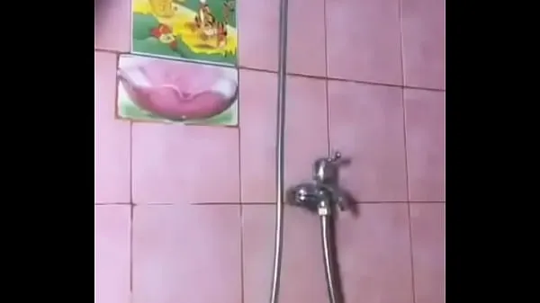 XXX Pinkie takes a bath mine videoer