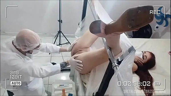 XXX Patient felt horny for the doctor moji videoposnetki