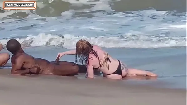 XXX We had sex with a stranger on the beach and he left us both all fucked up omat videoni