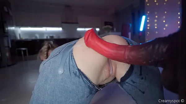 XXX Big Ass Teen in Ripped Jeans Gets Multiply Loads from Northosaur Dildo mijn video's
