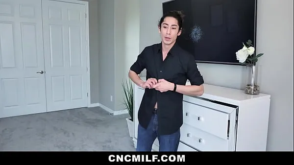 XXX Stepson Trying His Best to Please His Entire Family - Cncmilf วิดีโอของฉัน